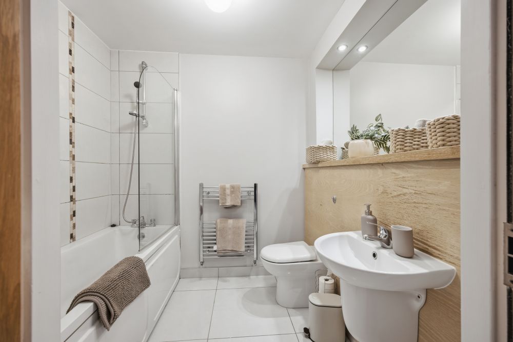 Main bathroom, Luxury Two Bedroom Apartment In Ashbourne