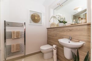 Main bathroom