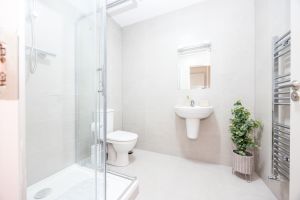 Main bathroom