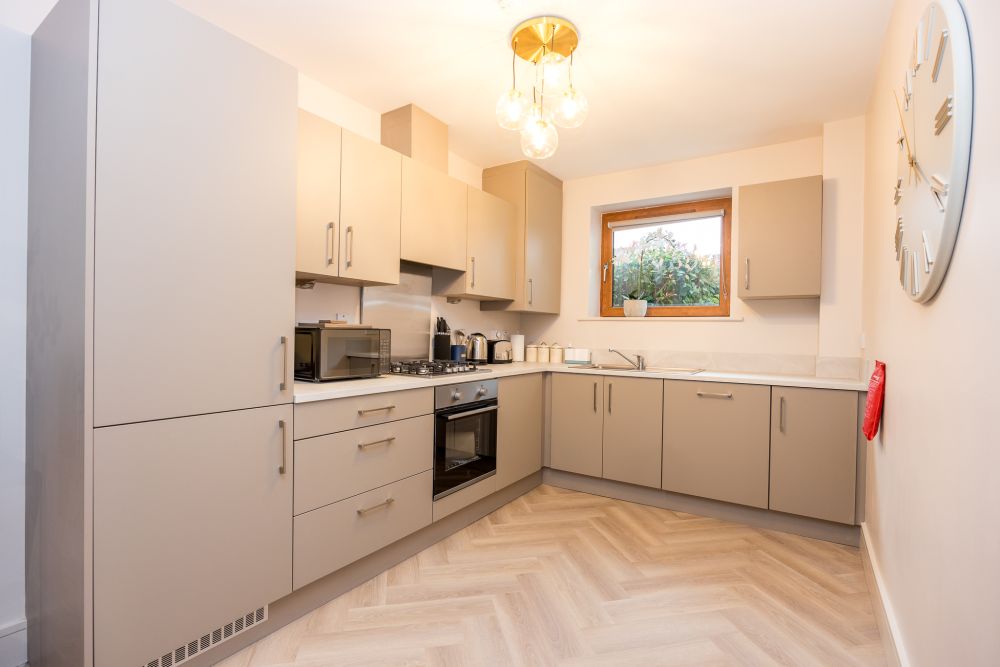 Kitchen, Spacious New 2 Bedroom Apt