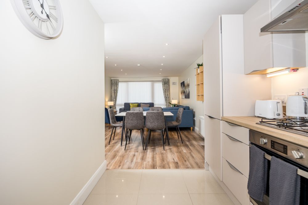 Kitchen, Elegant Two Bedroom Apartment On Ground Floor