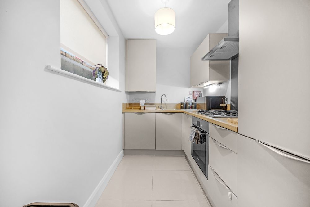 Kitchen, Cosy 2 Bedroom Apartment On Ground Floor