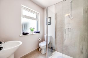 Main bathroom